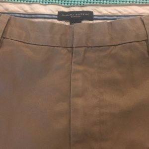 Banana Republic men’s khaki pants 36x34